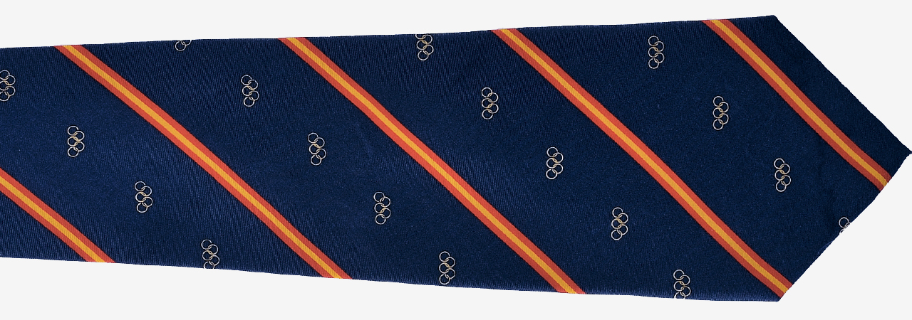 Cravatta con lavorazione jacquard a 3 colori su seta 100%